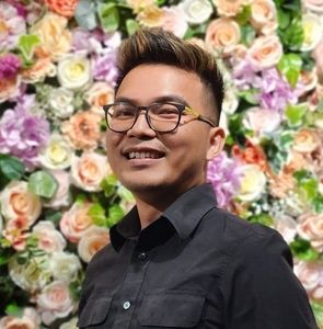 Meet your Posher, Khai